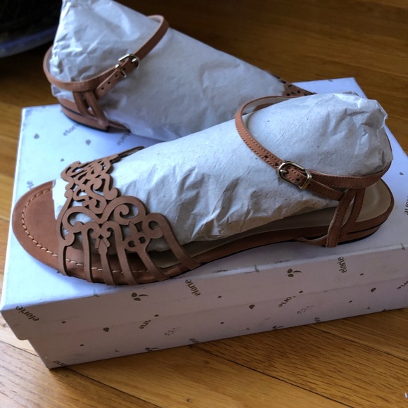 [Elorie] Two-Piece Laser Cut Sandal - Picture 1 of 3